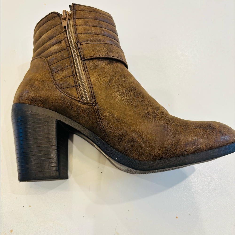 Twisted Brown Ankle Boots for Women size 10 - Picture 5 of 8